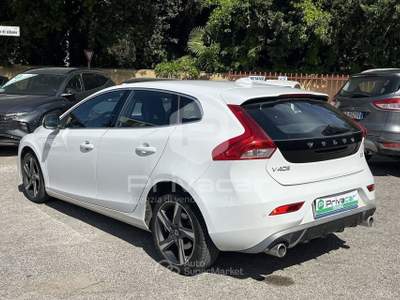 Volvo V40 VOLVO V40 D2 R-design Kinetic Bianco usata Foligno