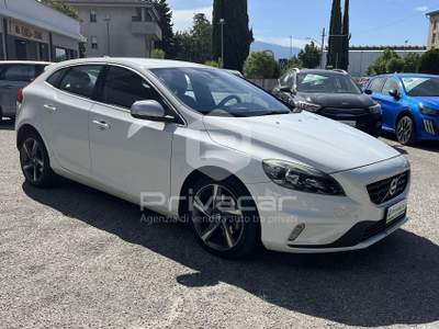 Volvo V40 VOLVO V40 D2 R-design Kinetic Bianco usata Foligno