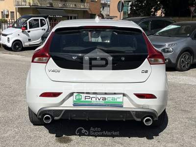 Volvo V40 VOLVO V40 D2 R-design Kinetic Bianco usata Foligno
