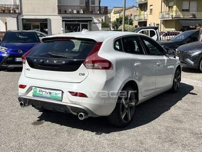 Volvo V40 VOLVO V40 D2 R-design Kinetic Bianco usata Foligno