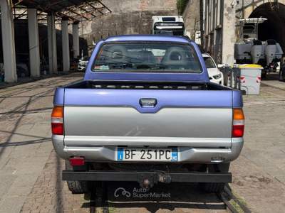 Mitsubishi L200 2.5 TDI 4WD Double Cab Pup. GLS Air Argento usata Arcola