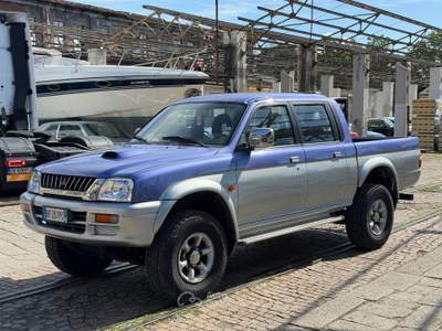 Mitsubishi L200 2.5 TDI 4WD Double Cab Pup. GLS Air Argento usata Arcola