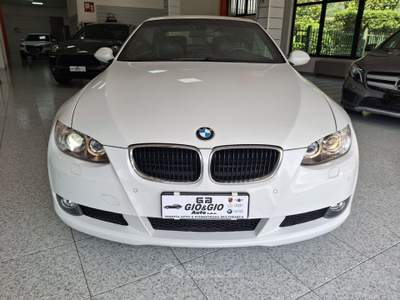 BMW Serie 3 320i BMW 320 Serie 3 E93 Cabrio 320i Cabrio Futura 170cv Bianco usata Cividate Camuno