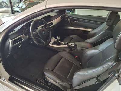 BMW Serie 3 320i BMW 320 Serie 3 E93 Cabrio 320i Cabrio Futura 170cv Bianco usata Cividate Camuno
