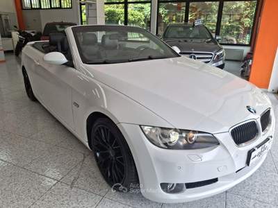 BMW Serie 3 320i BMW 320 Serie 3 E93 Cabrio 320i Cabrio Futura 170cv Bianco usata Cividate Camuno