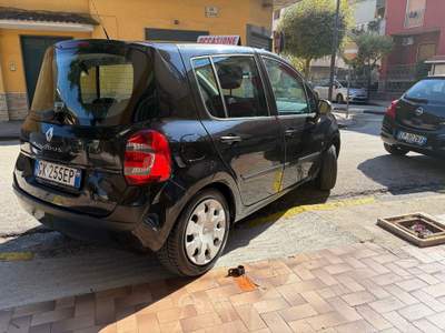 Renault Modus non fumatori Nero usata Pomigliano d'Arco