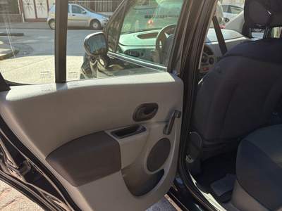 Renault Modus non fumatori Nero usata Pomigliano d'Arco