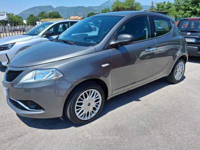 Lancia Ypsilon Lancia Ypsilon 1.2 69 cv 5 porte Silver Grigio usata Cassino