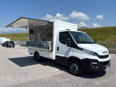 Iveco Daily 33S12 2.3 HPT PM Cabinato Bianco usata Gemona del Friuli