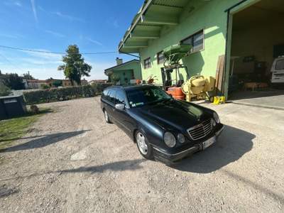 Mercedes-Benz Classe E CDI cat S.W. Elegance Grigio usata Asigliano Veneto