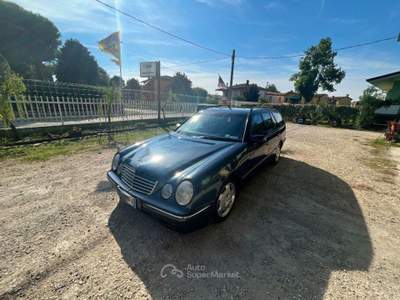 Mercedes-Benz Classe E CDI cat S.W. Elegance Grigio usata Asigliano Veneto