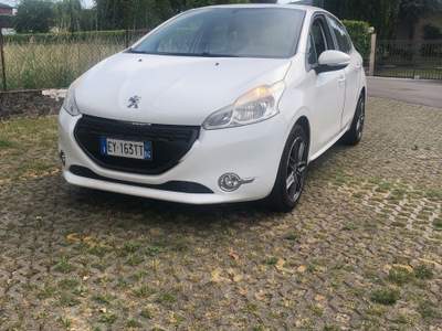 Peugeot 208 Auto neopatentati Bianco usata Manerba del Garda