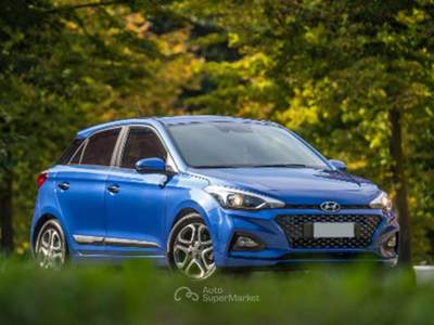 Hyundai i20 1.2 5 porte Connectline 75 cv Blu/Azzurro usata Montecrestese