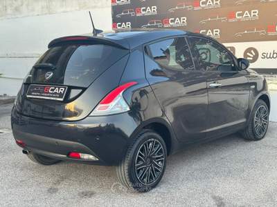 Lancia Ypsilon Lancia Ypsilon 1.0 FireFly 5 porte S&S Hybrid Ecochic Gold Nero usata Giugliano in Campania