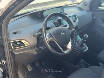 Lancia Ypsilon Lancia Ypsilon 1.0 FireFly 5 porte S&S Hybrid Ecochic Gold Nero usata Giugliano in Campania