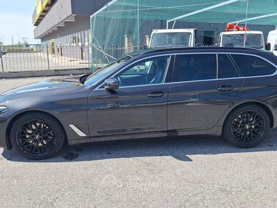 BMW Serie 5 520d 520 520d 48V xDrive Touring Luxury Grigio usata Fossano