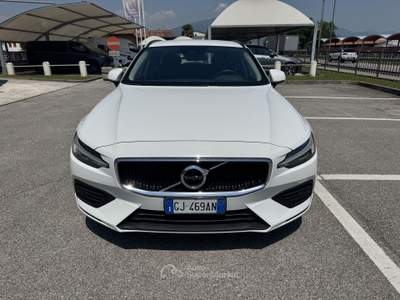 Volvo V60 (Diesel/Hybrid) Automatico Momentum Business Bianco usata Crocetta del Montello