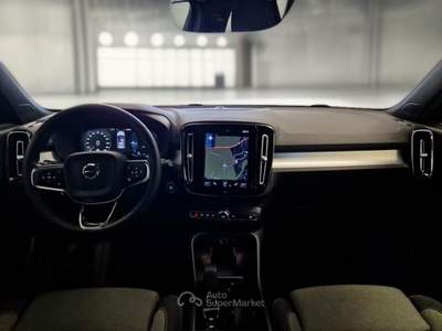 Volvo XC40 VOLVO XC40 T5 RECHARGE PLUG-IN AUTO PLUS BRIGHT SUV usata Pozzuoli