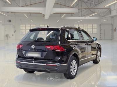Volkswagen Tiguan VOLKSWAGEN TIGUAN 2.0 TDI SCR 110KW LIFE DSG SUV usata Bentivoglio