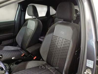 Volkswagen Taigo VOLKSWAGEN TAIGO 1.0 TSI 81KW R-LINE SUV usata Pozzuoli