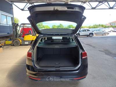 Volkswagen Passat VOLKSWAGEN PASSAT VARIANT 2.0 TDI SCR EVO 110KW BUSINESS DSG STATION WAGON usata Verona