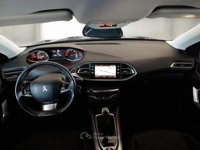 Peugeot 308 PEUGEOT 308 BUSINESS BLUEHDI 130 SES 5 PORTE BERLINA usata Verona