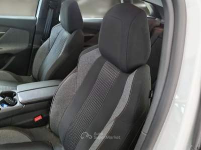 Peugeot 3008 PEUGEOT 3008 BLUEHDI 130 EAT8 SES ACTIVE BUSINESS SUV usata Casei Gerola