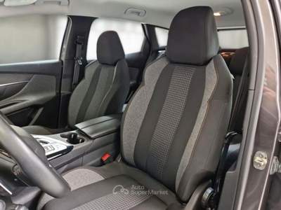 Peugeot 3008 PEUGEOT 3008 BLUEHDI 130 EAT8 SES ACTIVE BUSINESS SUV usata Casei Gerola