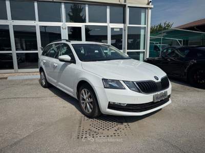 Skoda Octavia 1.6 TDI SCR 115 CV Wagon Executive Bianco usata Cuneo