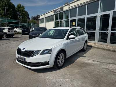 Skoda Octavia 1.6 TDI SCR 115 CV Wagon Executive Bianco usata Cuneo