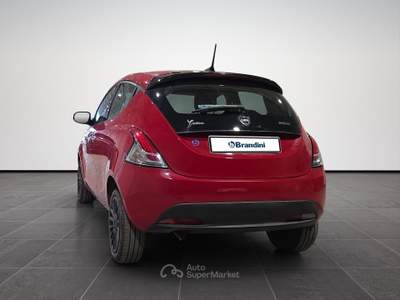 Lancia Ypsilon  1.0 firefly hybrid silver plus s&s 70cv Rosso usata Firenze