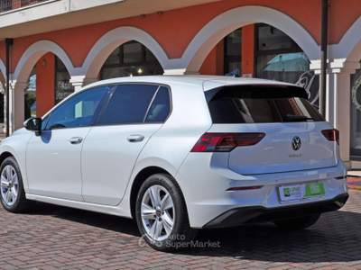 Volkswagen Golf 2.0 TDI 150 CV DSG SCR Life Bianco usata Saonara
