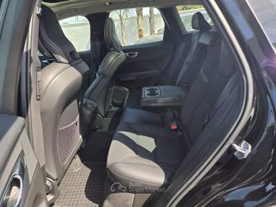 Volvo XC60 B4 (d) AWD Geartronic Momentum Pro Nero usata Taranto