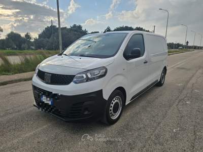 Fiat Scudo 1.5 BlueHDi 120 CV L2H1 Furgone Business Bianco usata Maruggio