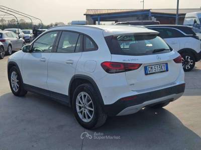 Mercedes-Benz GLA GLA 180D Business Extra auto TG : GM513KY Bianco usata Basiliano