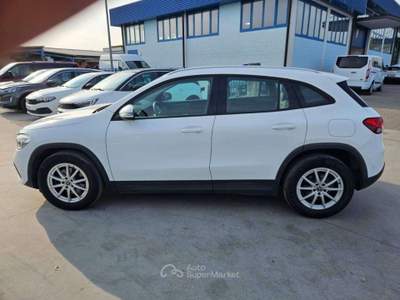 Mercedes-Benz GLA GLA 180D Business Extra auto TG : GM513KY Bianco usata Basiliano