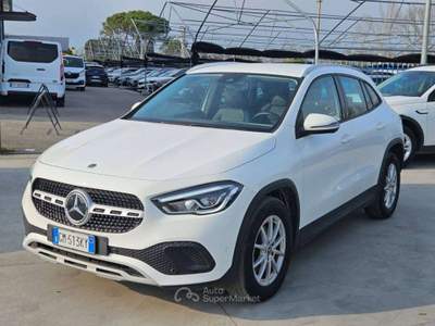 Mercedes-Benz GLA GLA 180D Business Extra auto TG : GM513KY Bianco usata Basiliano