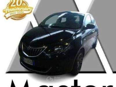 Lancia Ypsilon 5posti  Neopatentati 1.0 hybrid Gold tg: GK585ZB Nero usata Basiliano