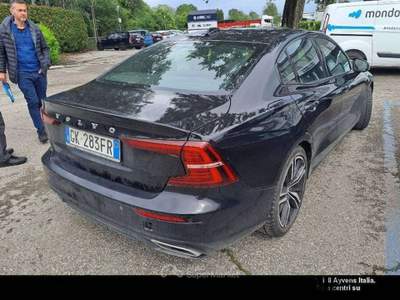 Volvo S60 S60 2.0 b3 R-design auto my21 - GK283FR Nero usata Basiliano