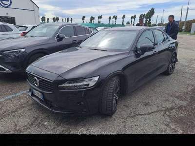 Volvo S60 S60 2.0 b3 R-design auto my21 - GK283FR Nero usata Basiliano