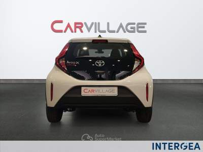 Toyota Aygo X  1.0 active 72cv Bianco usata Sesto Fiorentino