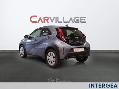 Toyota Aygo X  1.0 active 72cv s-cvt Blu/Azzurro usata Sesto Fiorentino