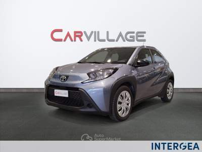Toyota Aygo X  1.0 active 72cv s-cvt Blu/Azzurro usata Sesto Fiorentino