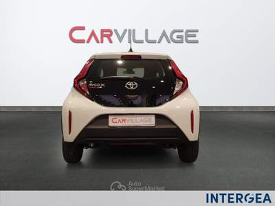 Toyota Aygo X  1.0 active 72cv s-cvt Bianco usata Sesto Fiorentino
