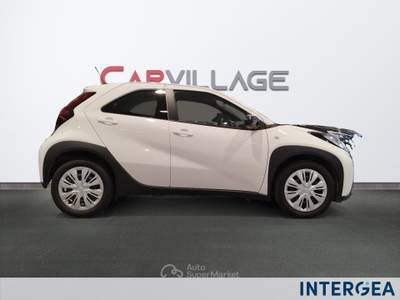 Toyota Aygo X  1.0 active 72cv s-cvt Bianco usata Sesto Fiorentino