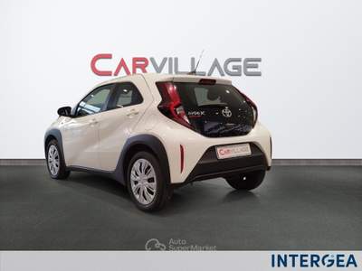 Toyota Aygo X  1.0 active 72cv s-cvt Bianco usata Sesto Fiorentino
