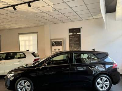 Volkswagen Golf Golf 1.0 eTSI EVO DSG Life Nero usata POZZUOLI