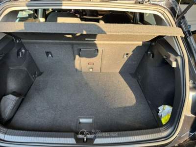 Volkswagen Golf Golf 1.0 eTSI EVO DSG Life Nero usata POZZUOLI