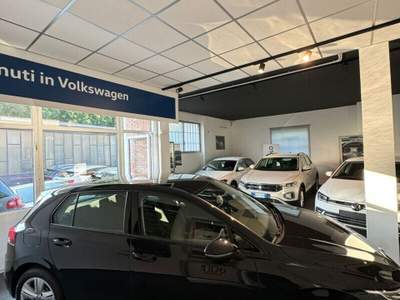 Volkswagen Golf Golf 1.0 eTSI EVO DSG Life Nero usata POZZUOLI