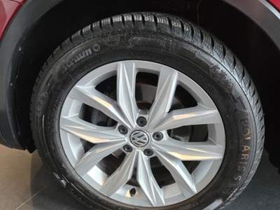 Volkswagen Tiguan Tiguan 2.0 TDI SCR DSG 4MOTION Executive BMT Rosso usata POZZUOLI